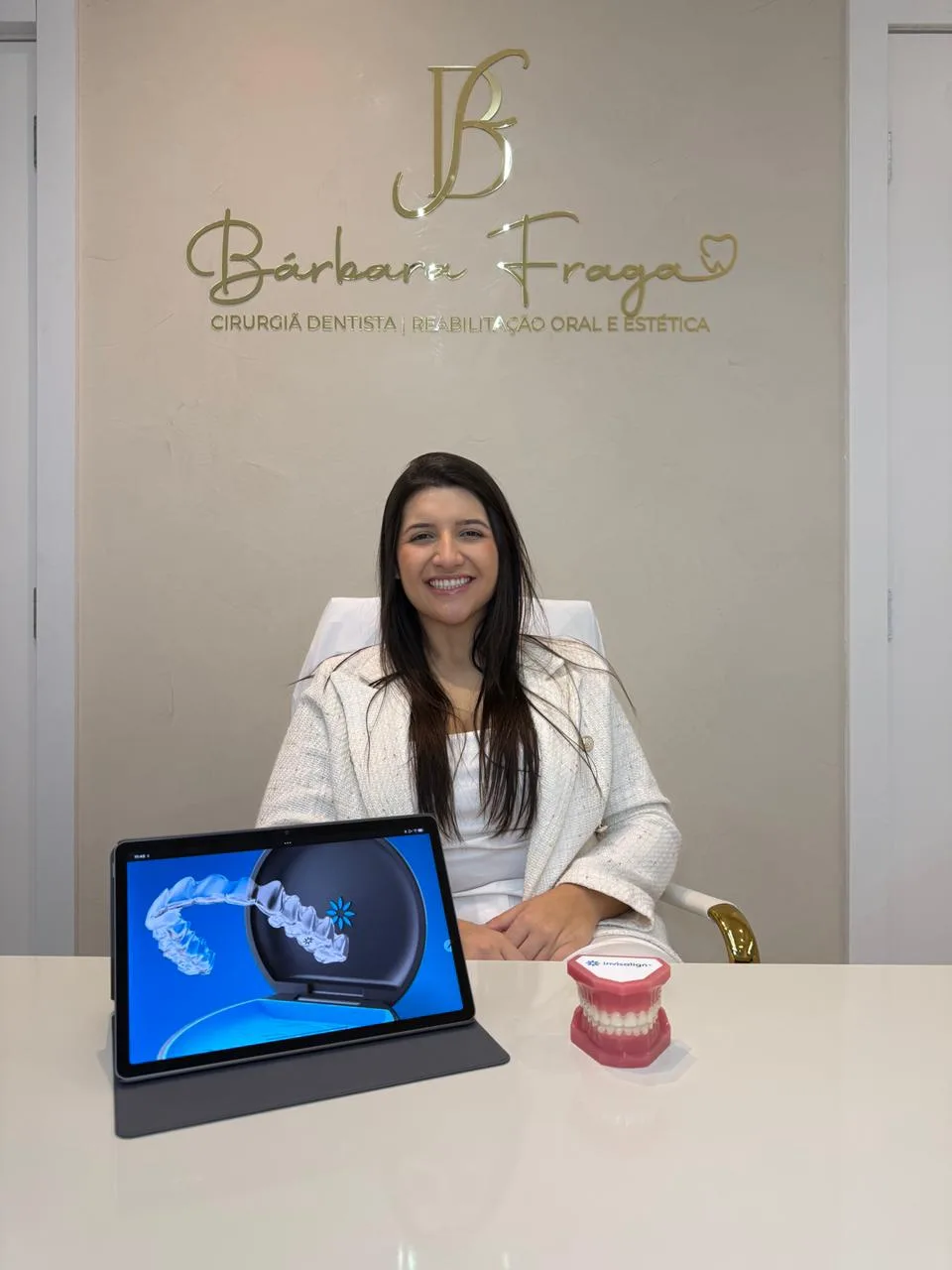 Dra. Bárbara Fraga em seu consultório na Vila Leopoldina, São Paulo